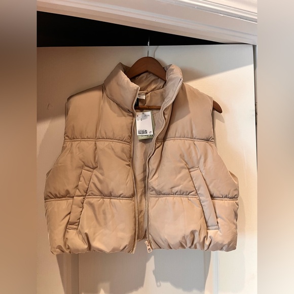 H&M Beige Puffer Vest - Picture 2 of 4